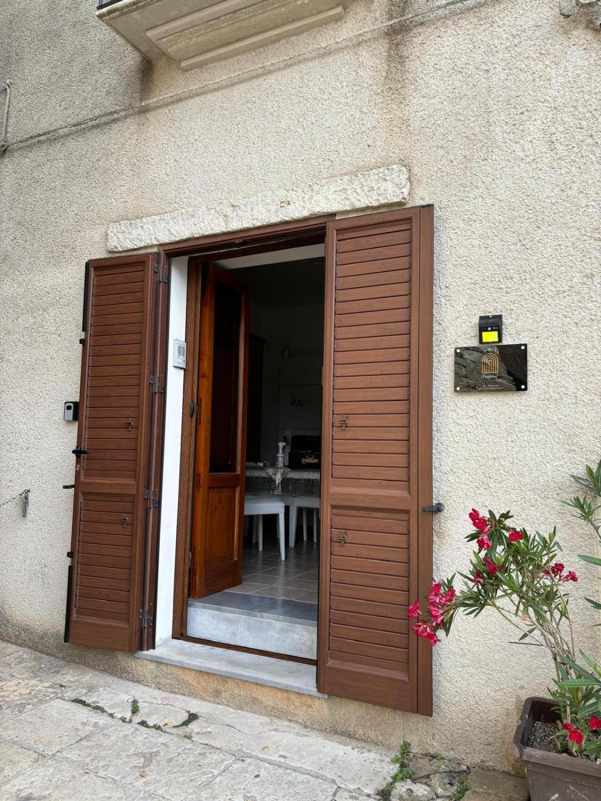 Porta Trapani Guest House เอริเช ภายนอก รูปภาพ